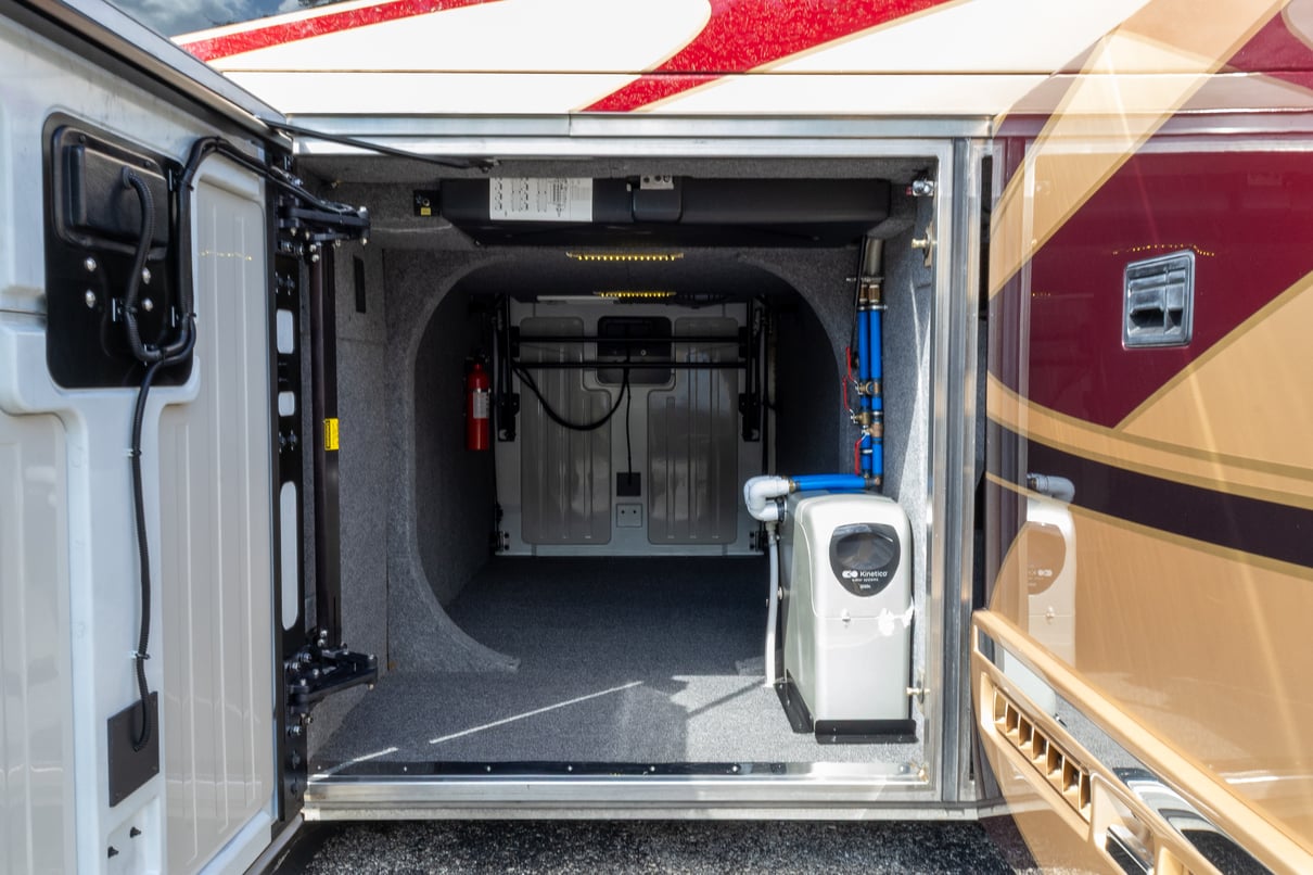2013 Prevost Millennium H3 45 gallery image-41