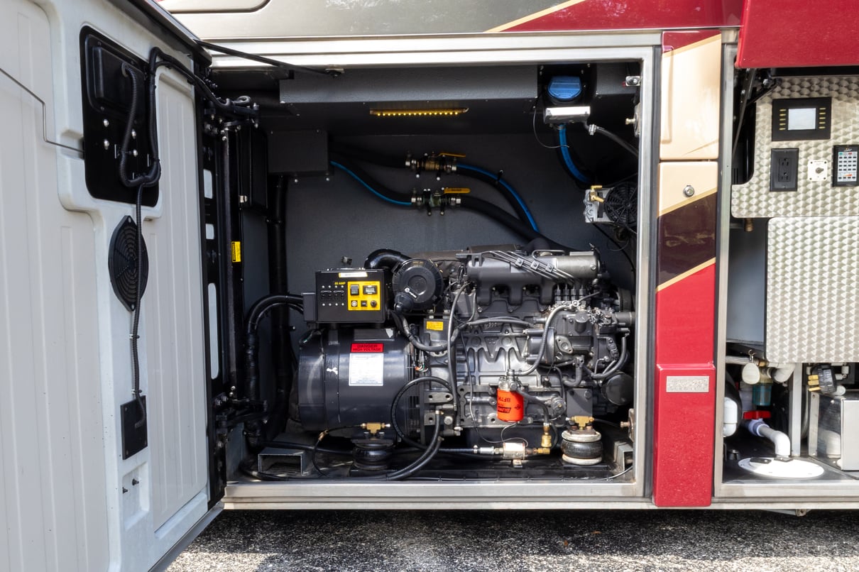 2013 Prevost Millennium H3 45 gallery image-44