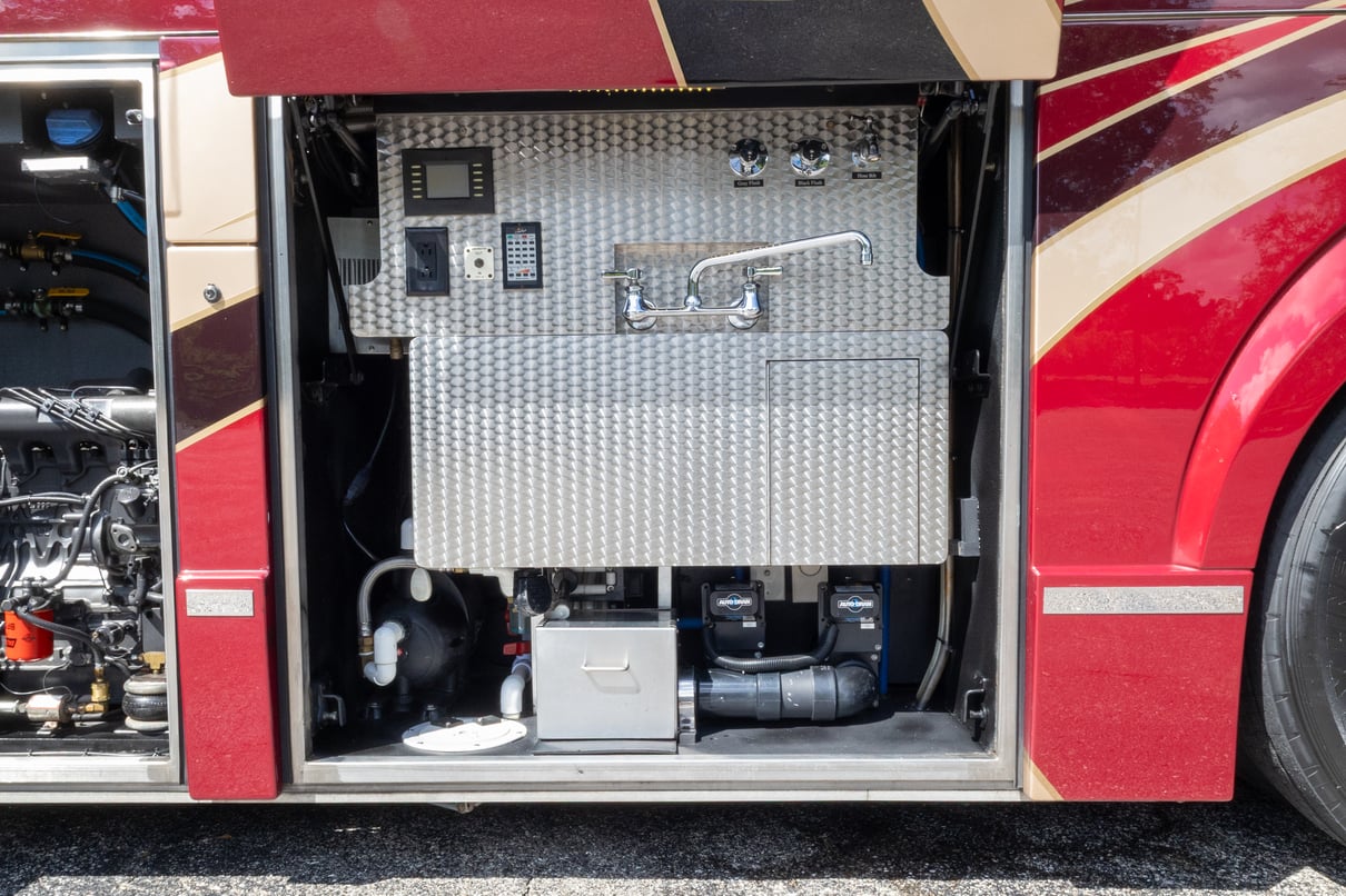 2013 Prevost Millennium H3 45 gallery image-45