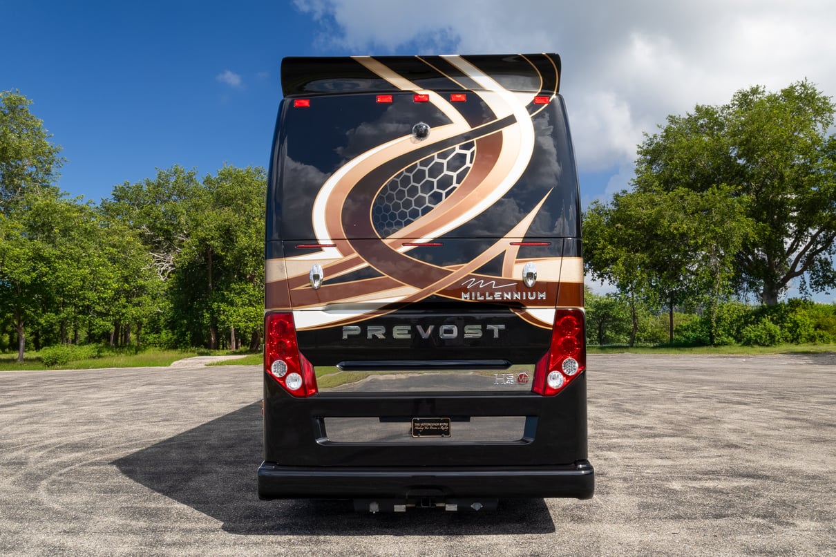 2015 Prevost Millennium H3 45 gallery image-6