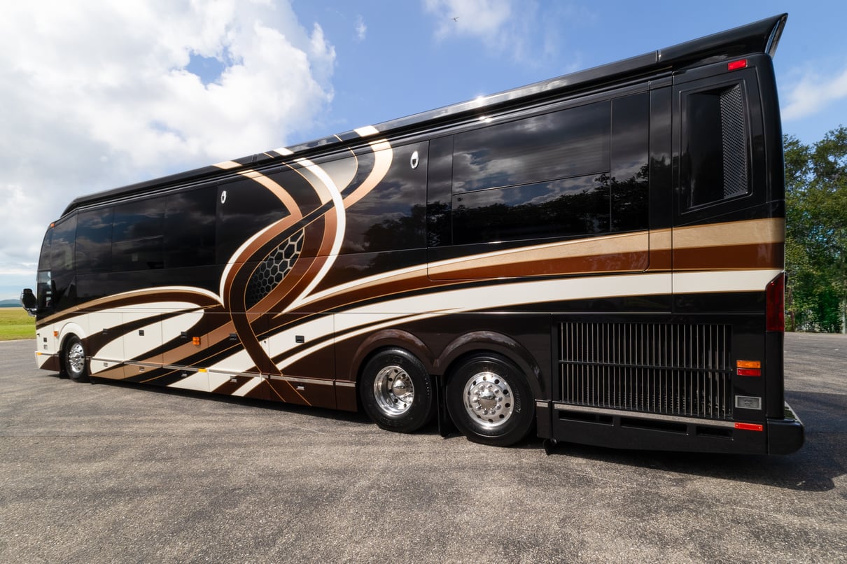 2015 Prevost Millennium H3 45 gallery image-8