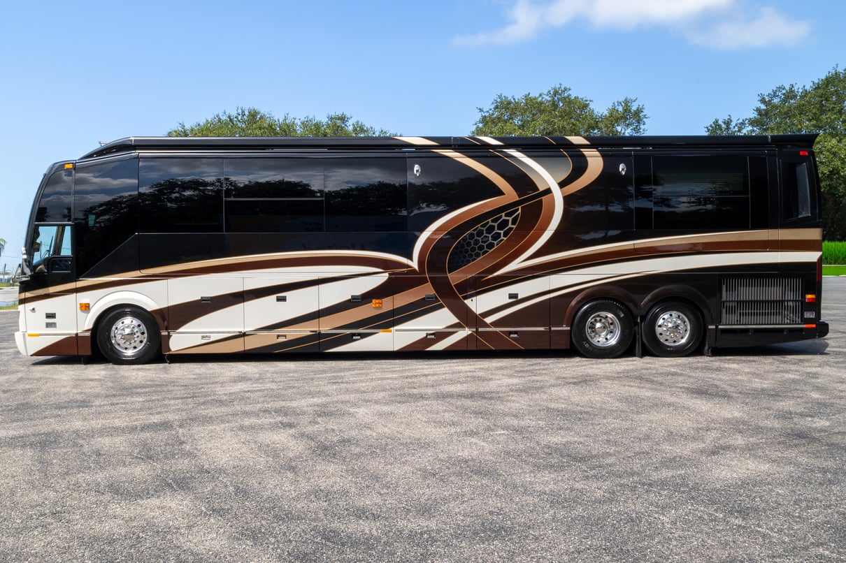 2015 Prevost Millennium H3 45 gallery image-9