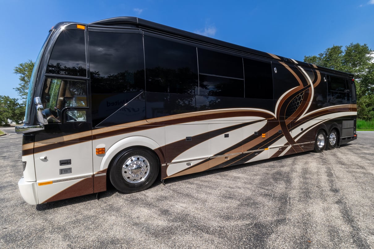 2015 Prevost Millennium H3 45 gallery image-10