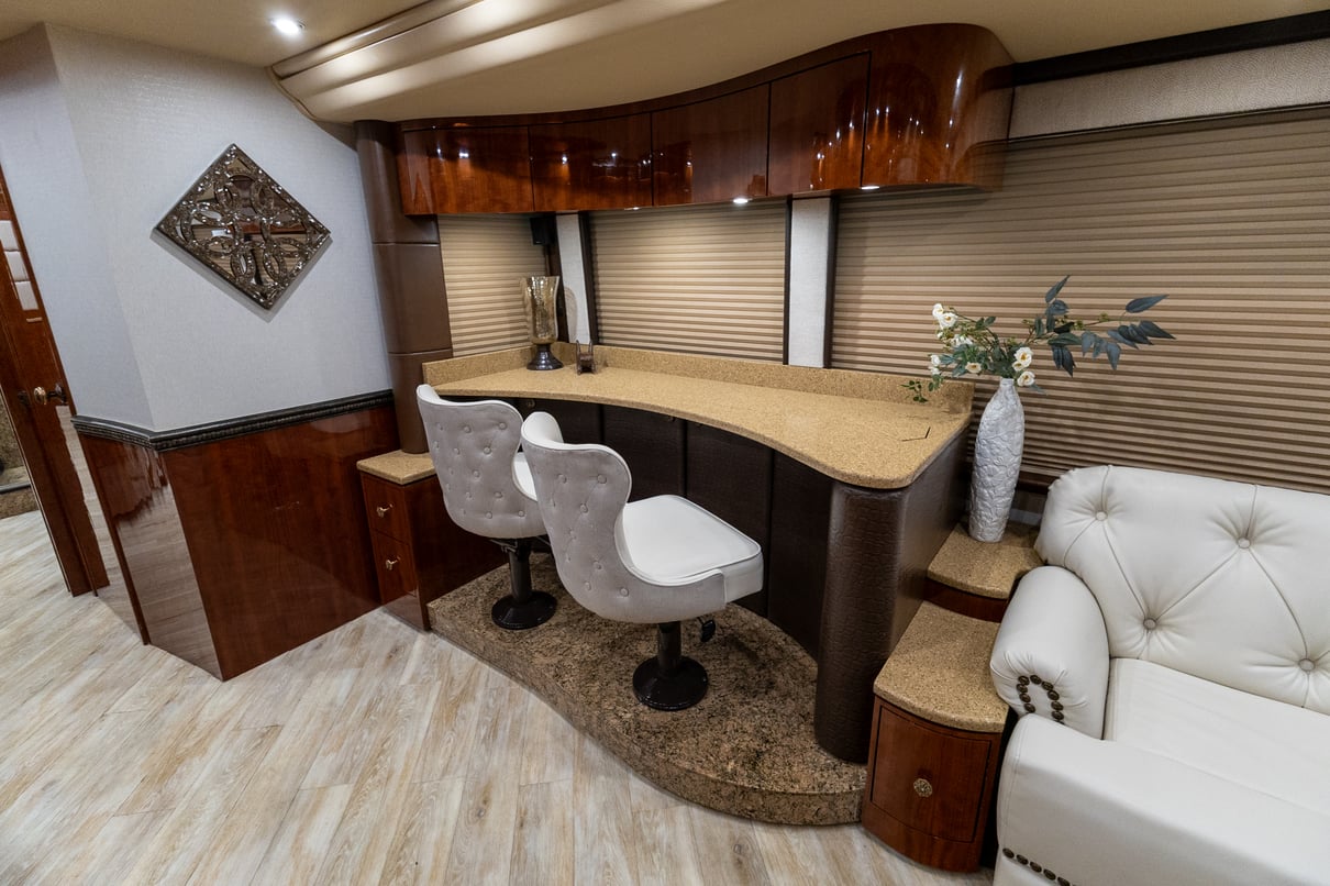 2015 Prevost Millennium H3 45 gallery image-16