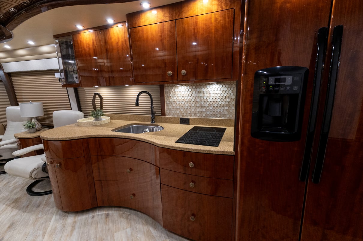2015 Prevost Millennium H3 45 gallery image-20