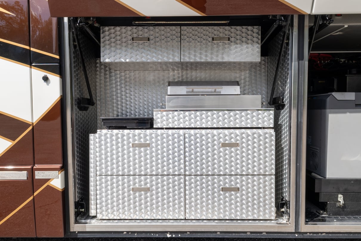 2015 Prevost Millennium H3 45 gallery image-35