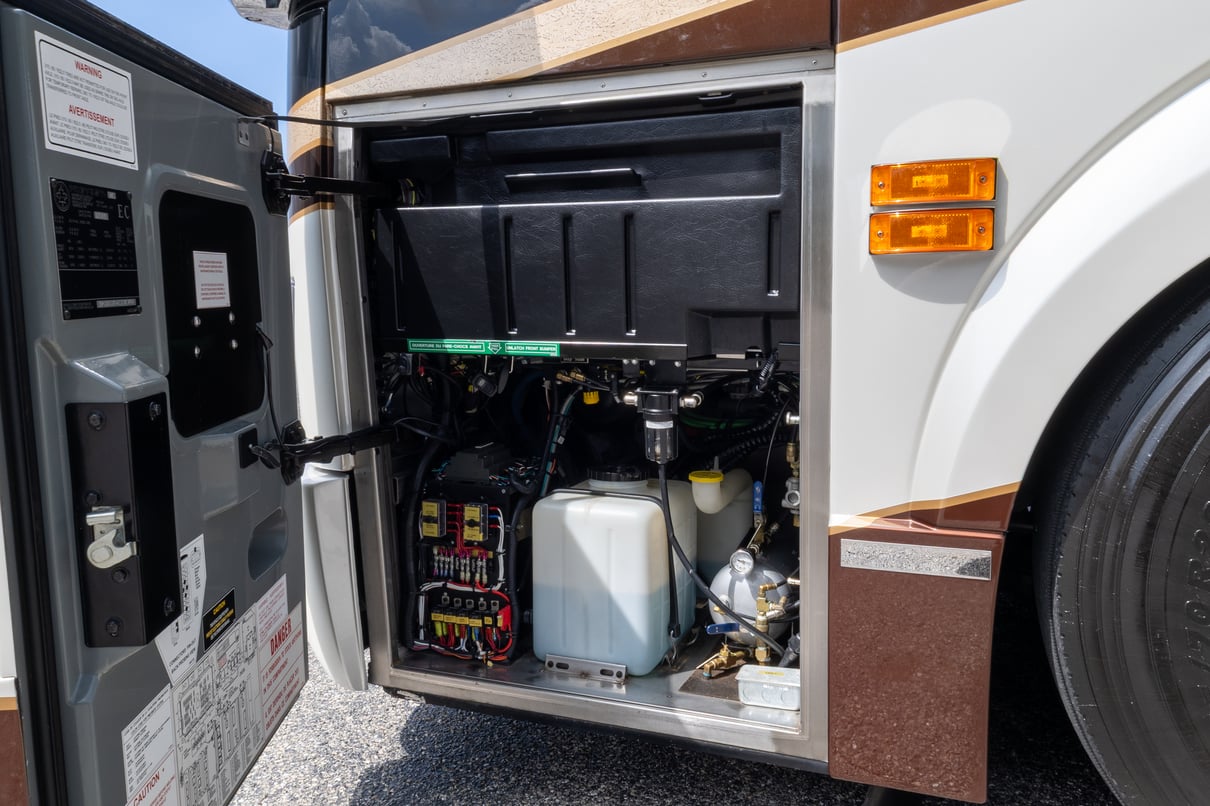 2015 Prevost Millennium H3 45 gallery image-39