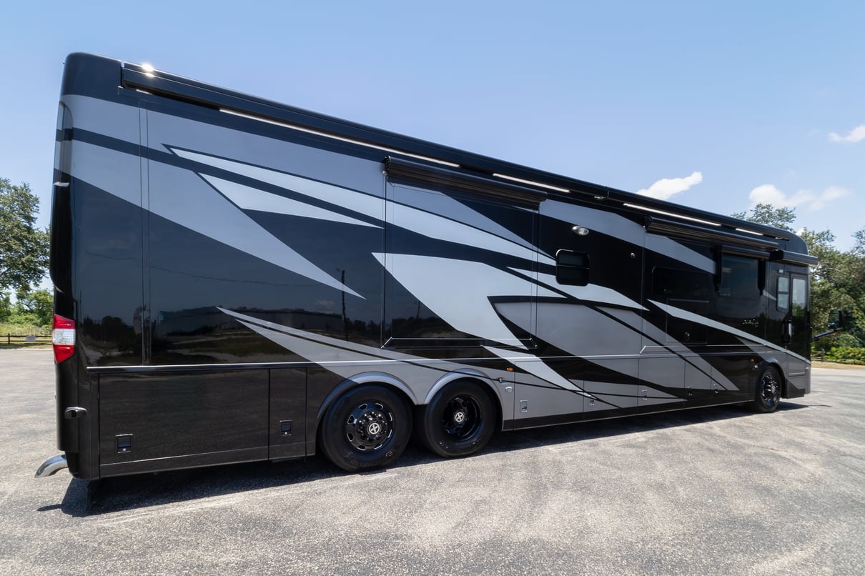 2025 Newmar London Aire 4595 gallery image-4