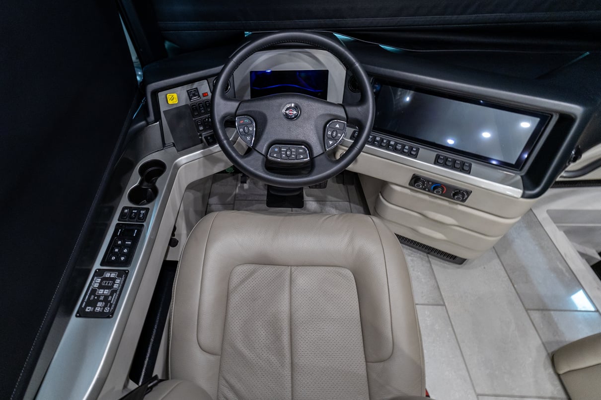 2025 Newmar London Aire 4595 gallery image-13