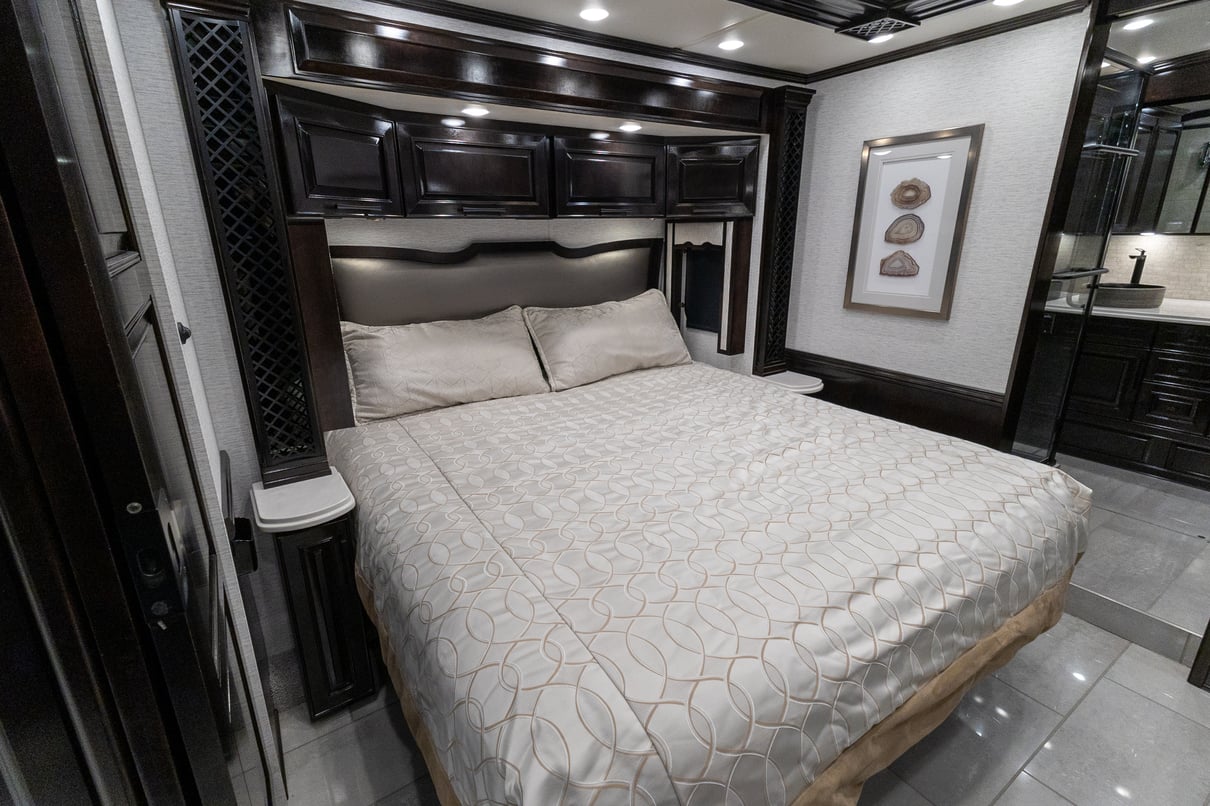 2025 Newmar London Aire 4595 gallery image-25