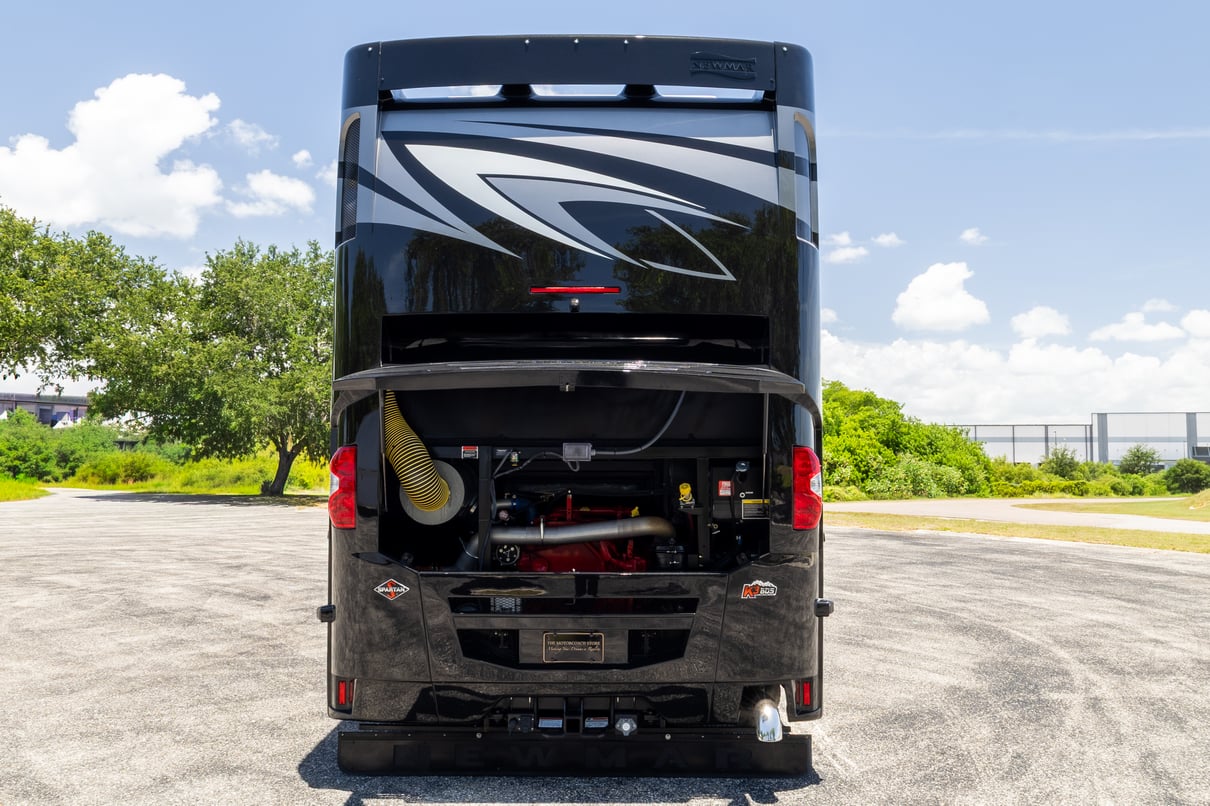 2025 Newmar London Aire 4595 gallery image-50
