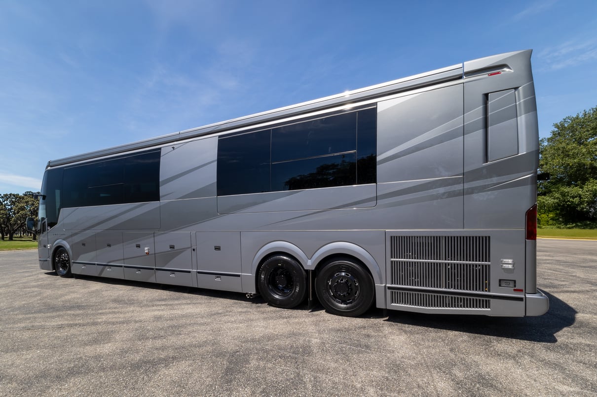 2027 Prevost Loki H3 45 gallery image-8