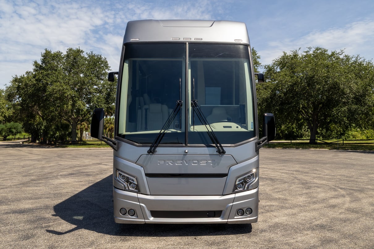 2027 Prevost Loki H3 45 gallery image-12