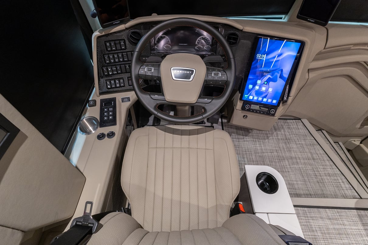 2027 Prevost Loki H3 45 gallery image-13