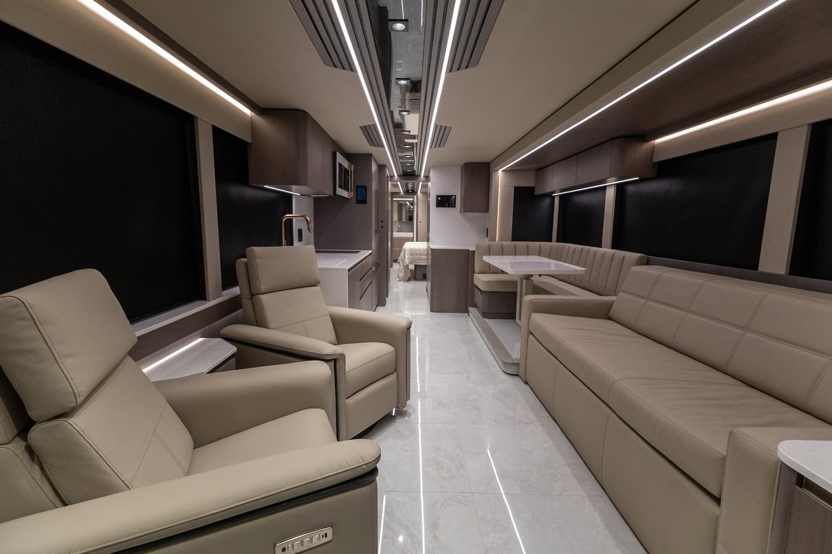 2027 Prevost Loki H3 45 gallery image-14
