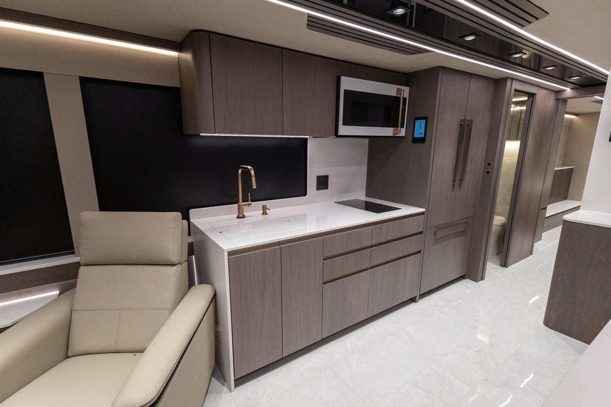 2027 Prevost Loki H3 45 gallery image-18