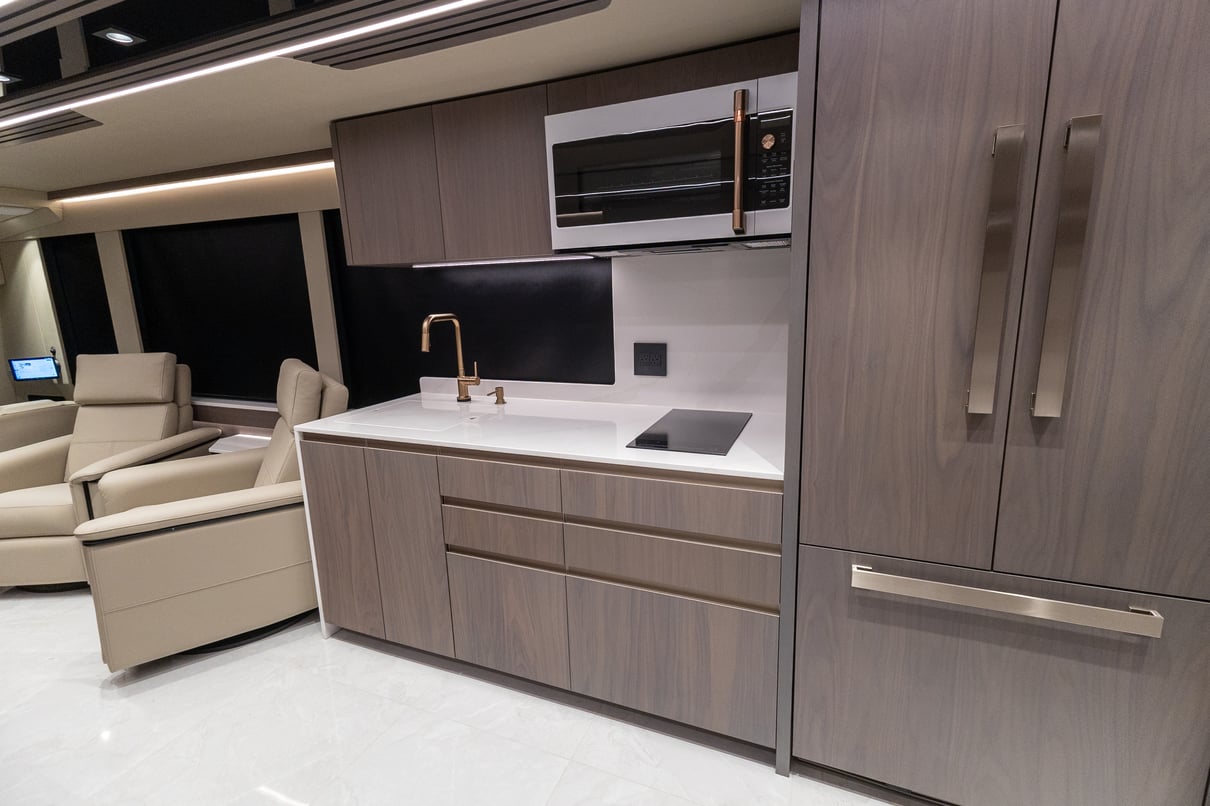 2027 Prevost Loki H3 45 gallery image-20