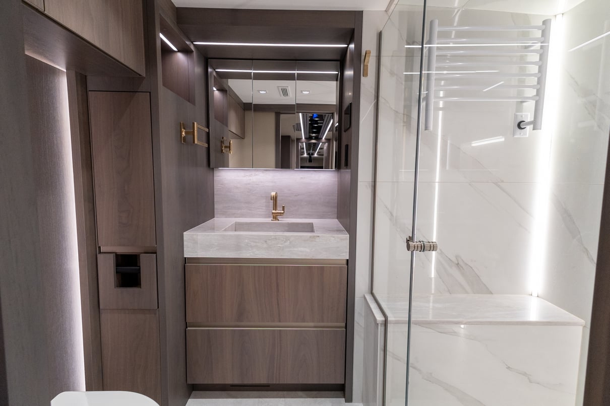 2027 Prevost Loki H3 45 gallery image-29