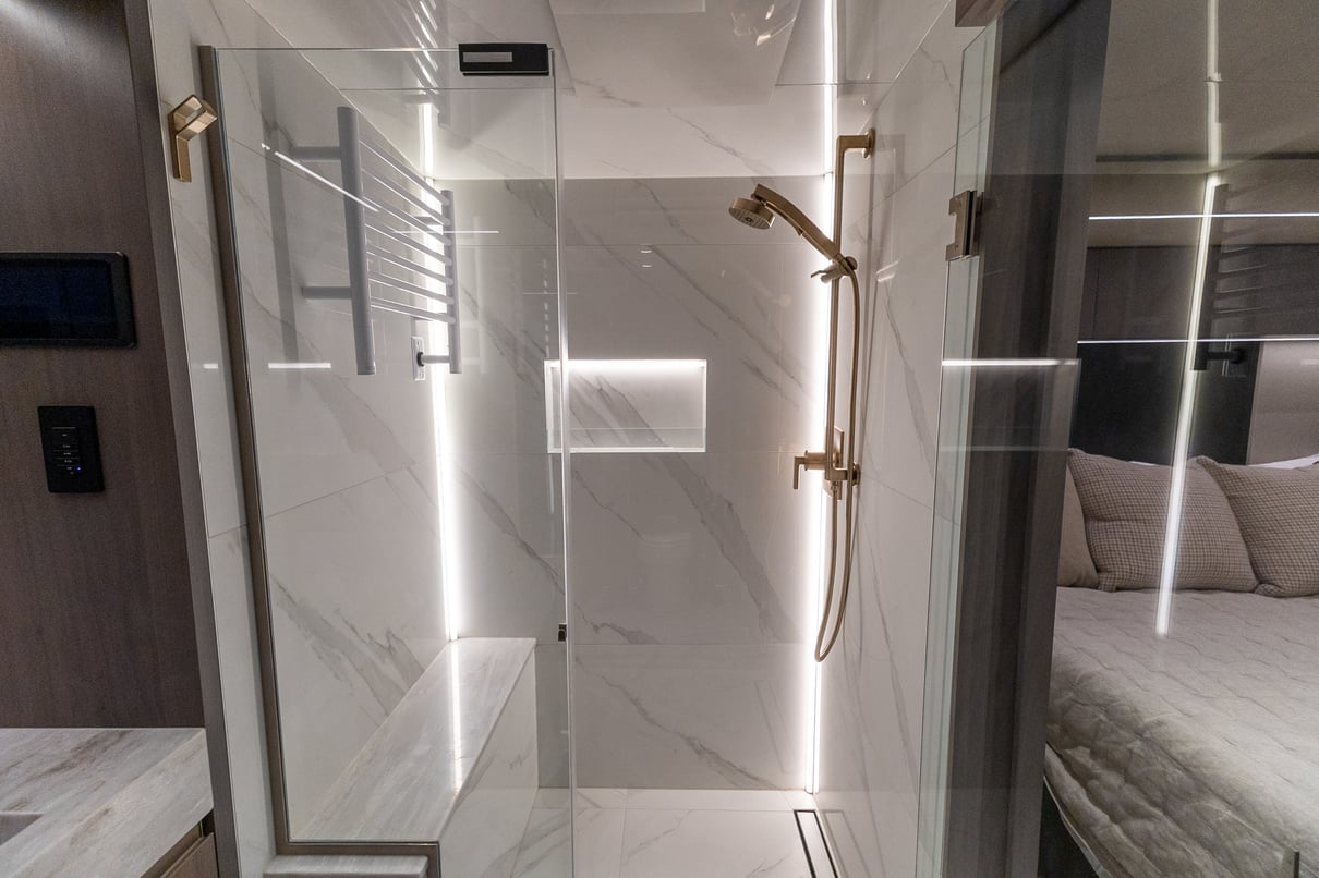 2027 Prevost Loki H3 45 gallery image-30
