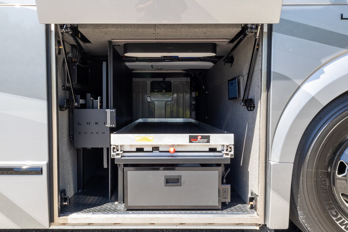 2027 Prevost Loki H3 45 gallery image-40