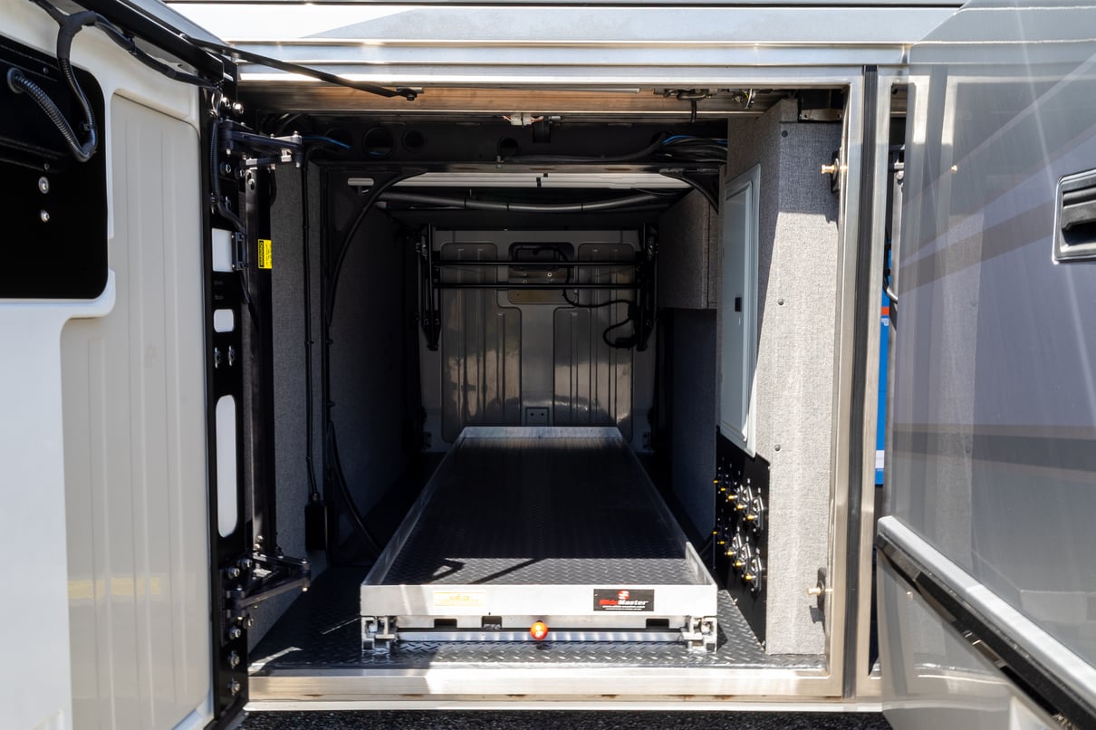 2027 Prevost Loki H3 45 gallery image-42