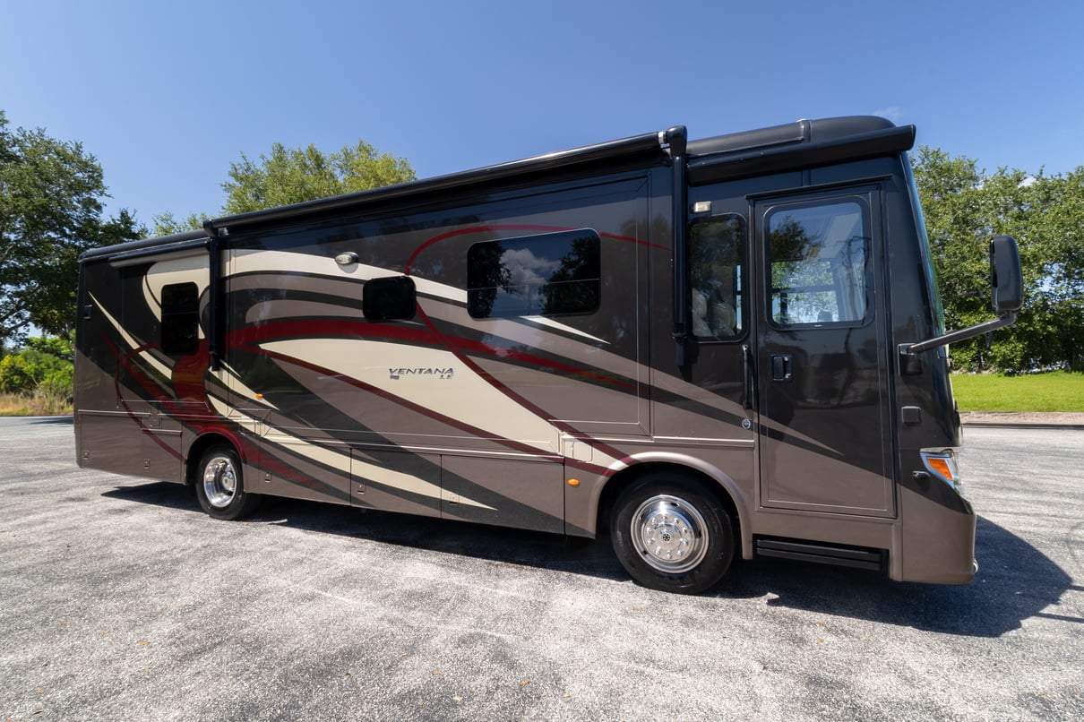 2019 Newmar Ventana LE 3412 gallery image-2