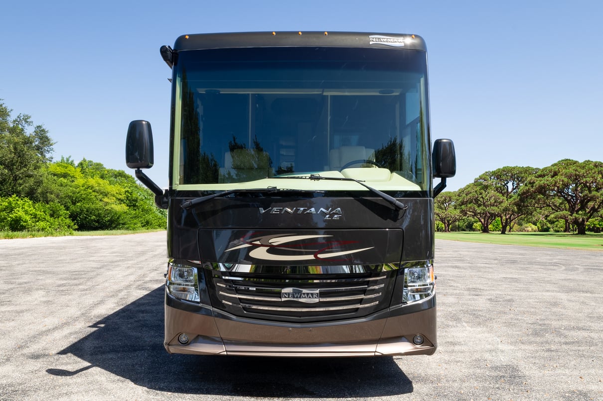 2019 Newmar Ventana LE 3412 gallery image-12