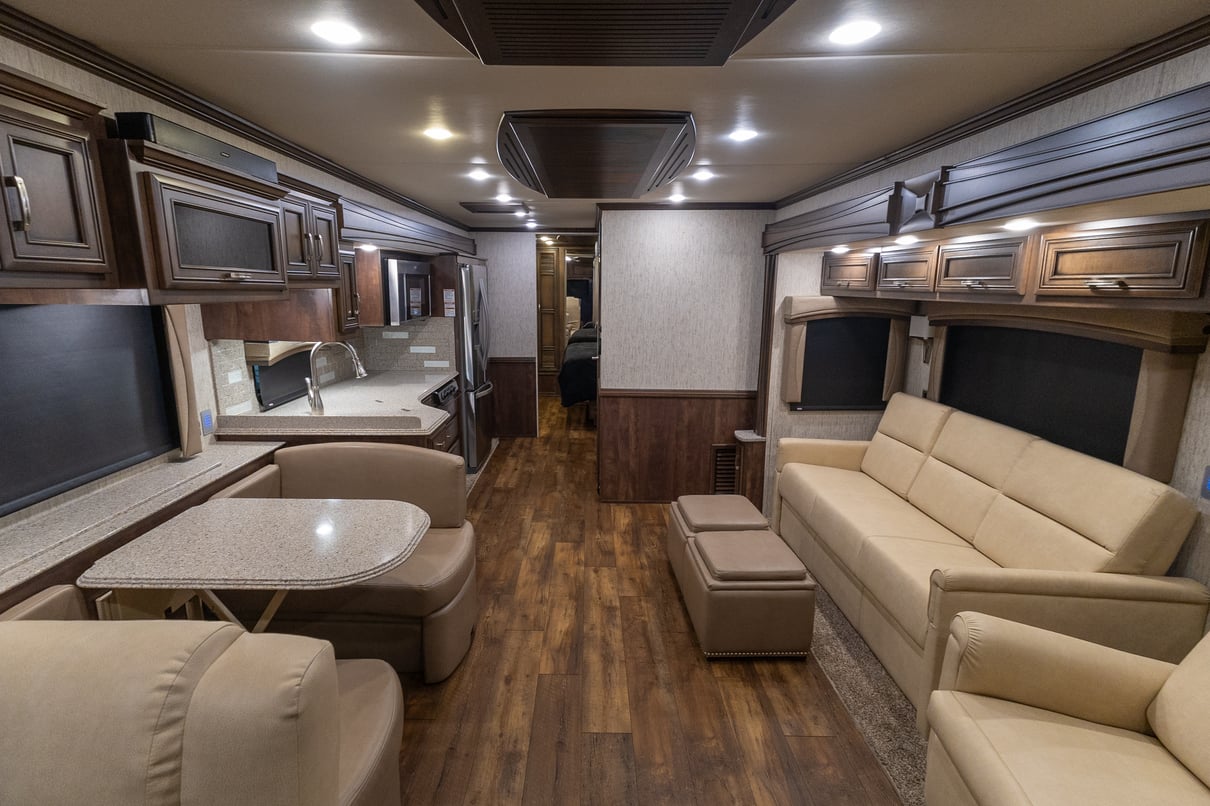 2019 Newmar Ventana LE 3412 gallery image-14