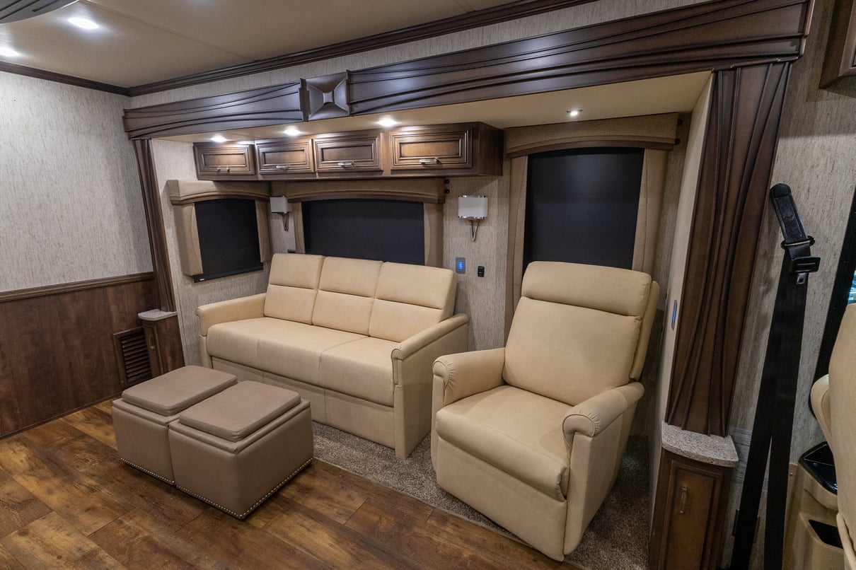 2019 Newmar Ventana LE 3412 gallery image-15