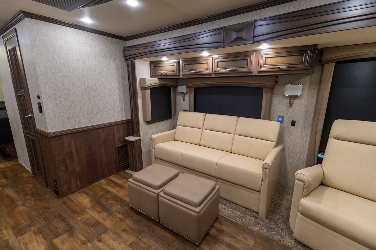 2019 Newmar Ventana LE 3412 gallery image-16