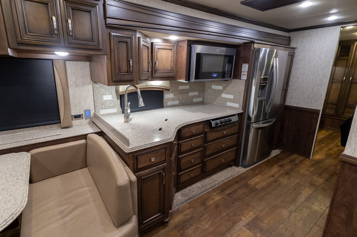 2019 Newmar Ventana LE 3412 gallery image-18