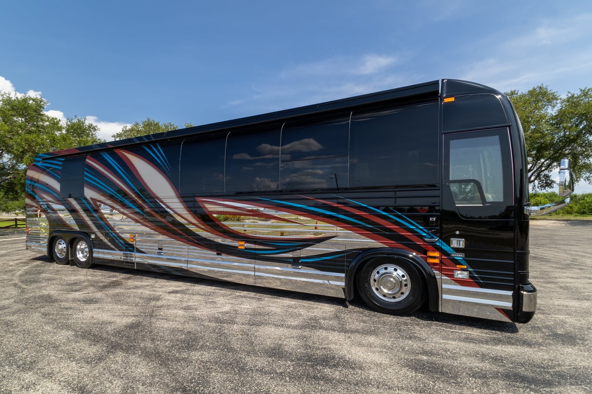 2019 Prevost Marathon X3 45 gallery image-2