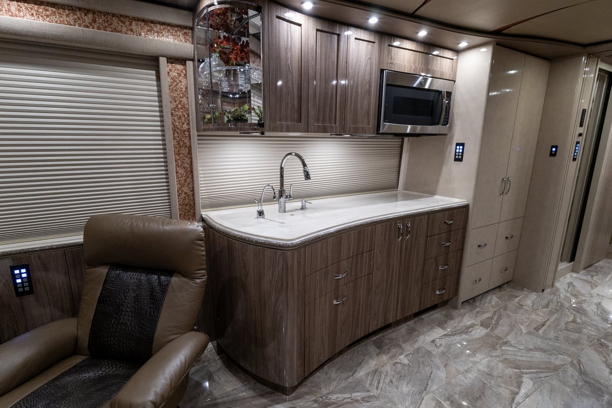 2019 Prevost Marathon X3 45 gallery image-18
