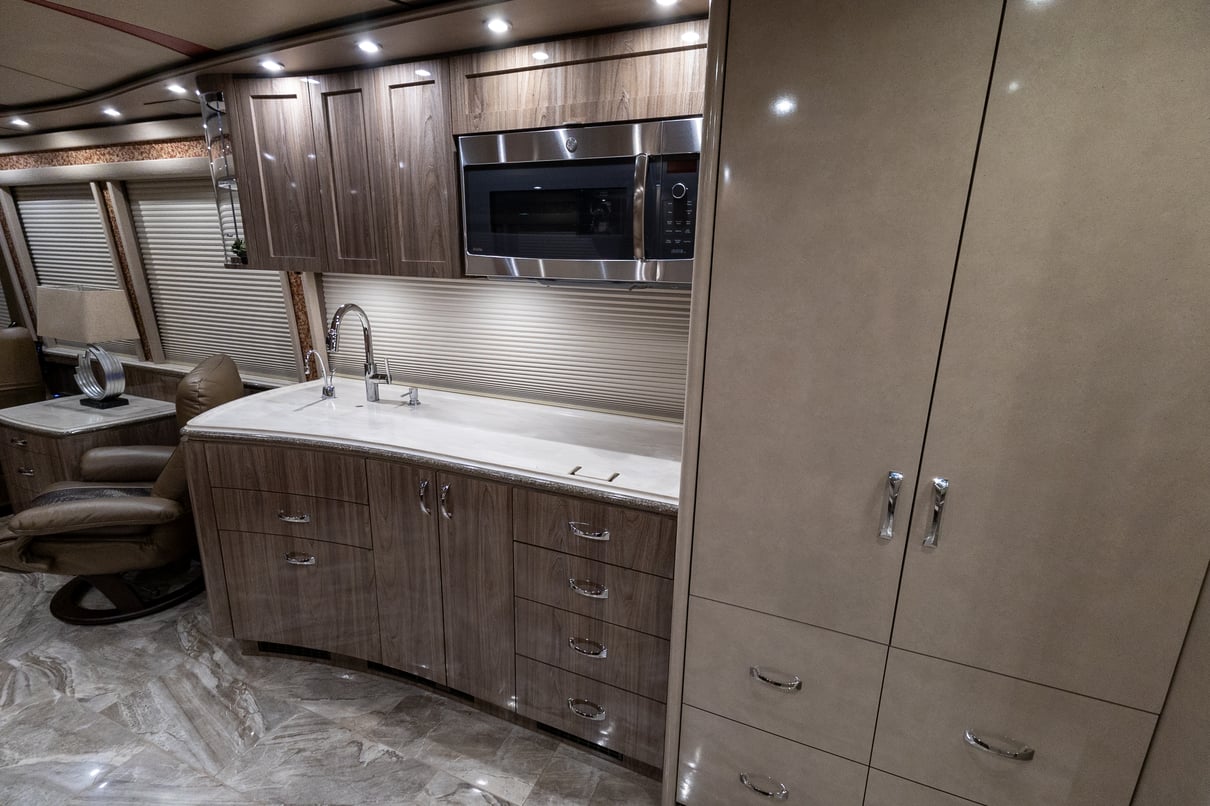 2019 Prevost Marathon X3 45 gallery image-20