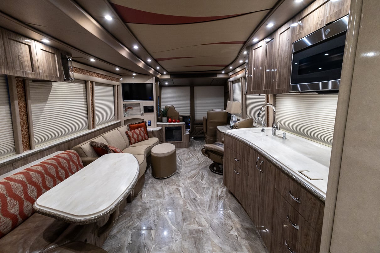 2019 Prevost Marathon X3 45 gallery image-21