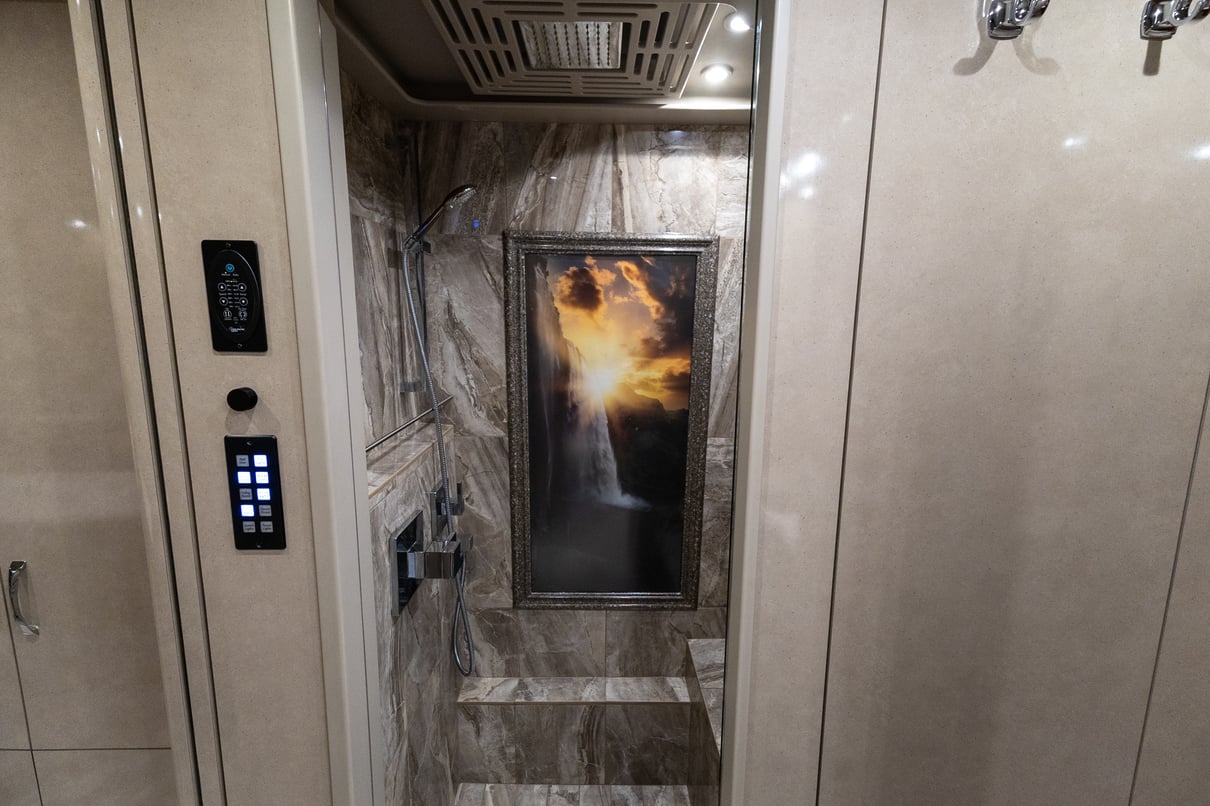 2019 Prevost Marathon X3 45 gallery image-24