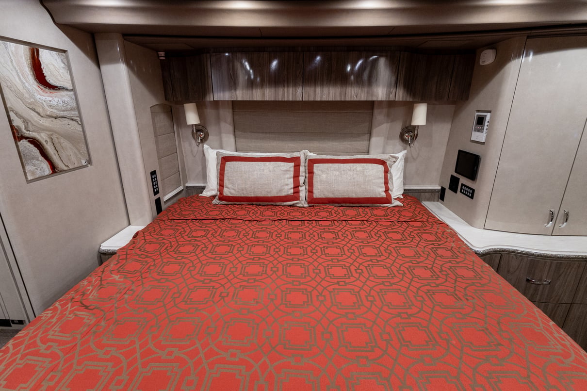 2019 Prevost Marathon X3 45 gallery image-26