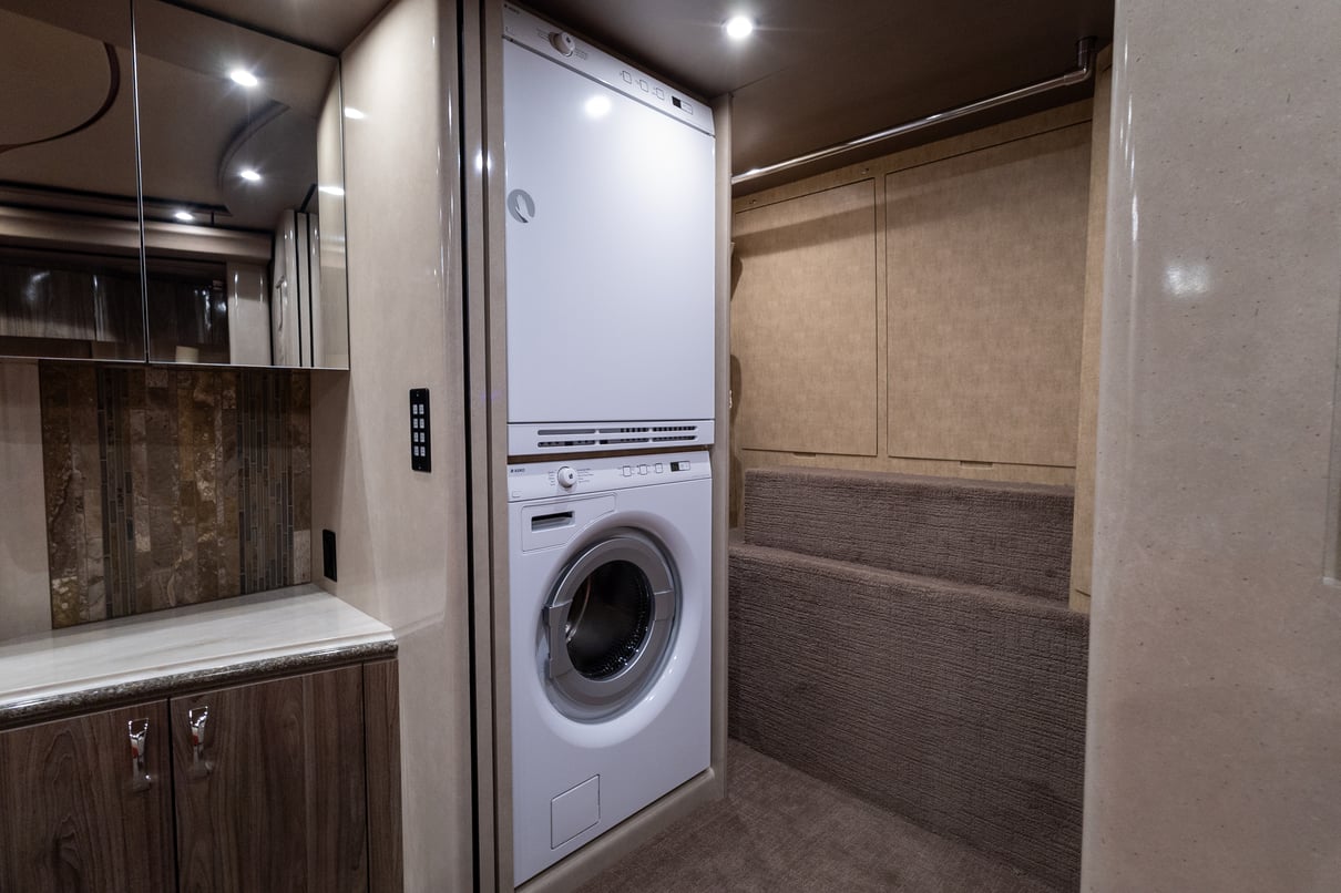 2019 Prevost Marathon X3 45 gallery image-29
