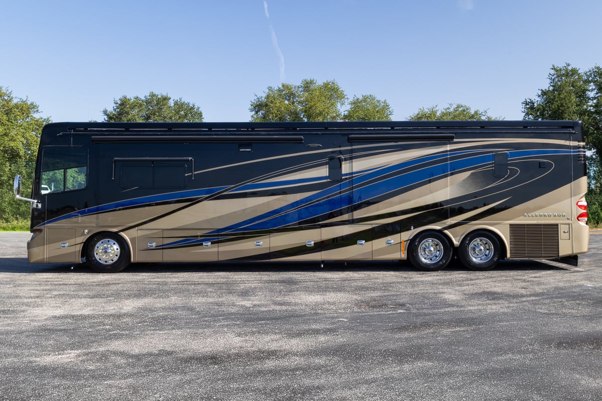 2016 Tiffin Allegro Bus 45 OP gallery image-9
