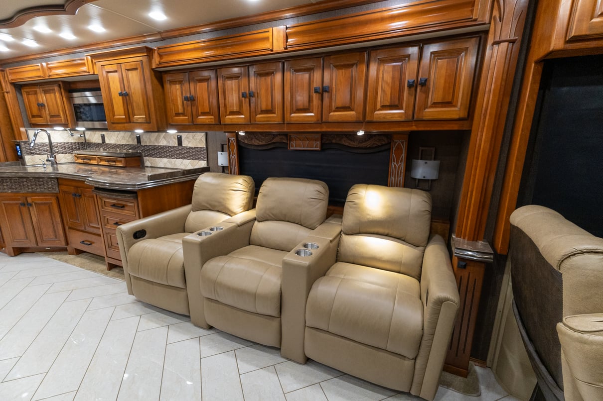2016 Tiffin Allegro Bus 45 OP gallery image-15