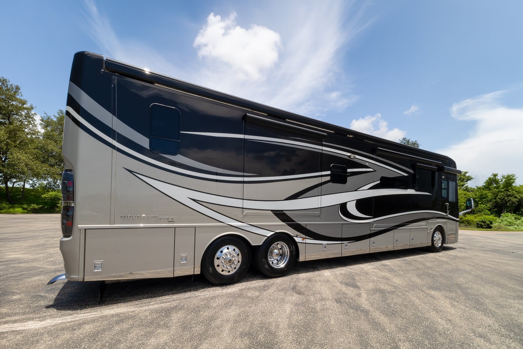 2019 Newmar Mountain Aire 4534