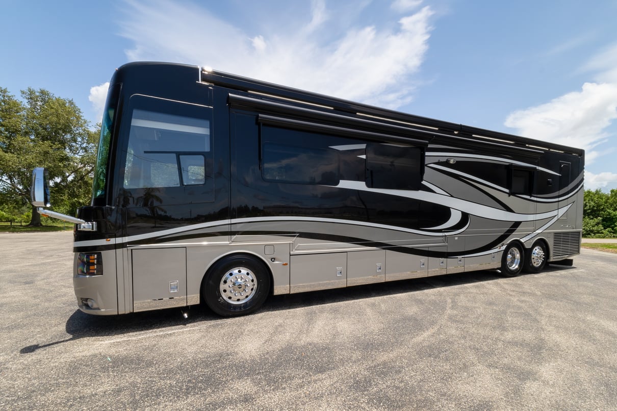 2019 Newmar Mountain Aire 4534 gallery image-10