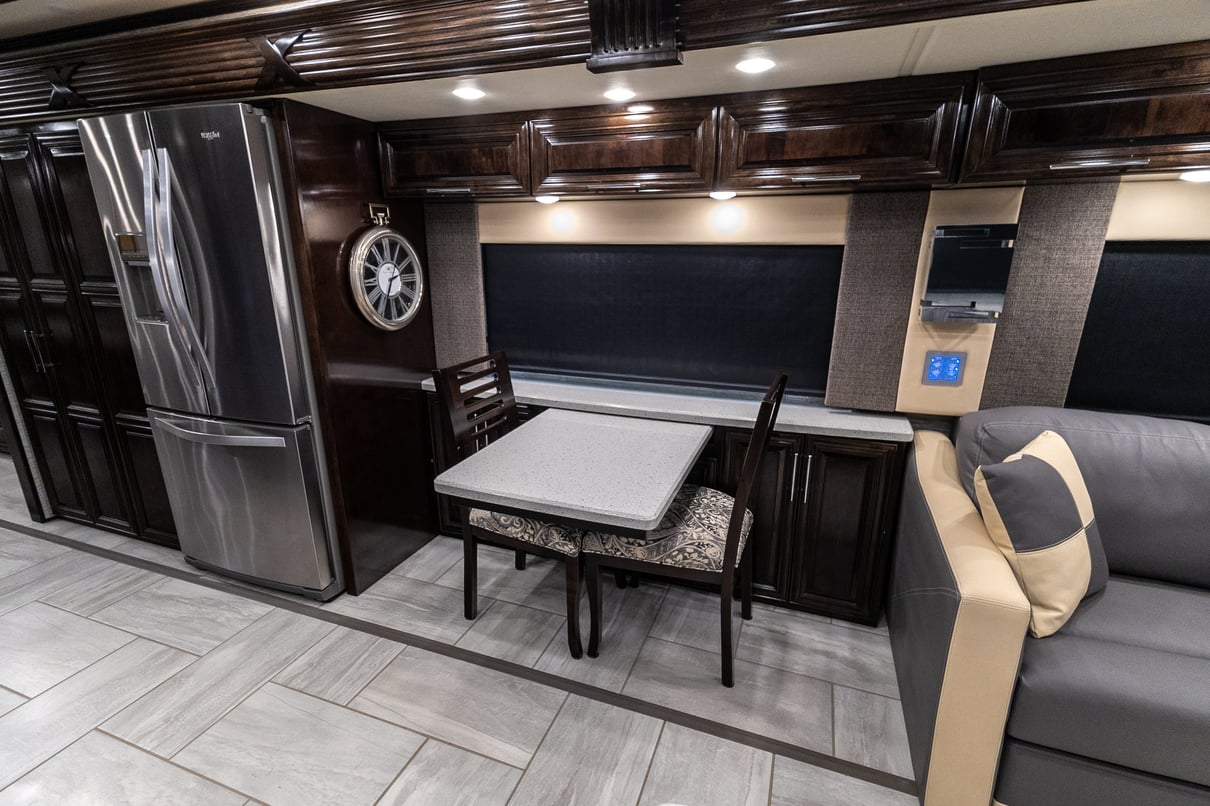 2019 Newmar Mountain Aire 4534 gallery image-16