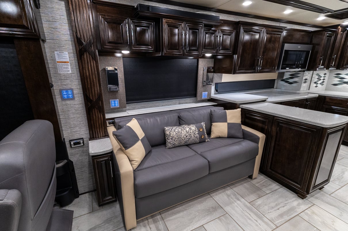 2019 Newmar Mountain Aire 4534 gallery image-18