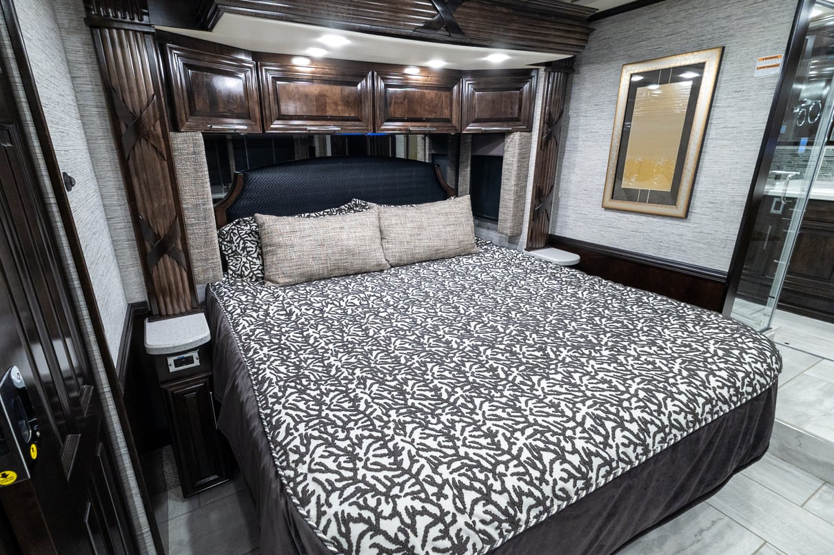 2019 Newmar Mountain Aire 4534 gallery image-25