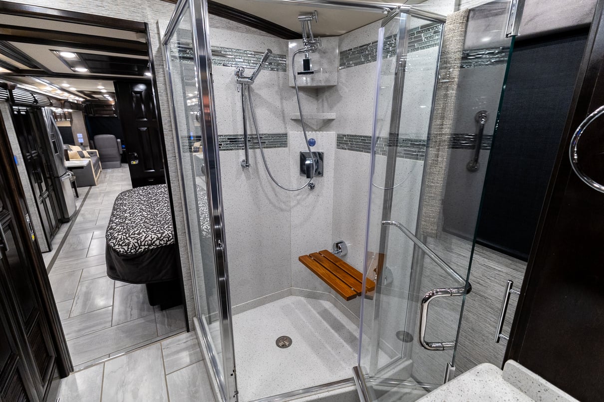 2019 Newmar Mountain Aire 4534 gallery image-31