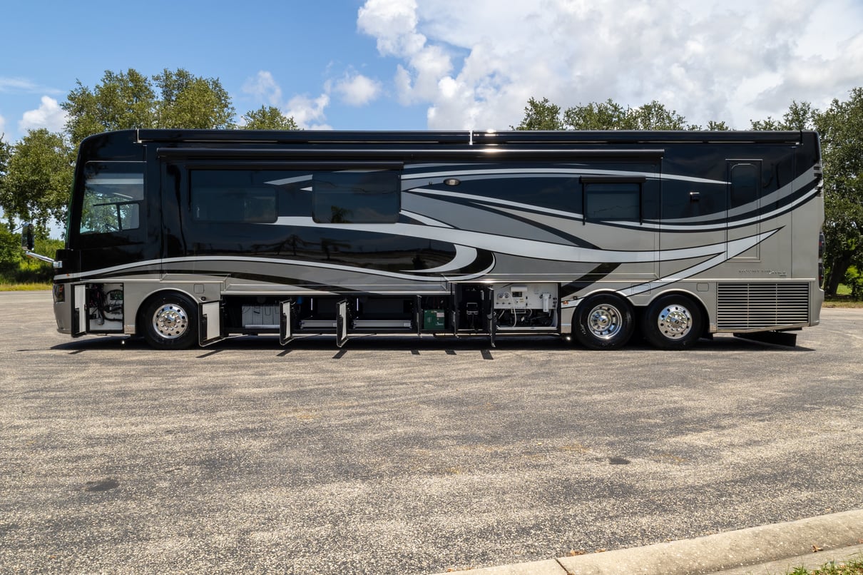 2019 Newmar Mountain Aire 4534 gallery image-35