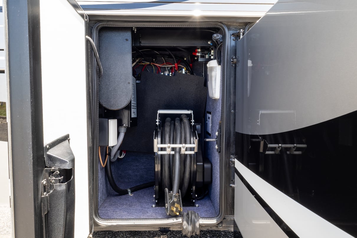 2019 Newmar Mountain Aire 4534 gallery image-48