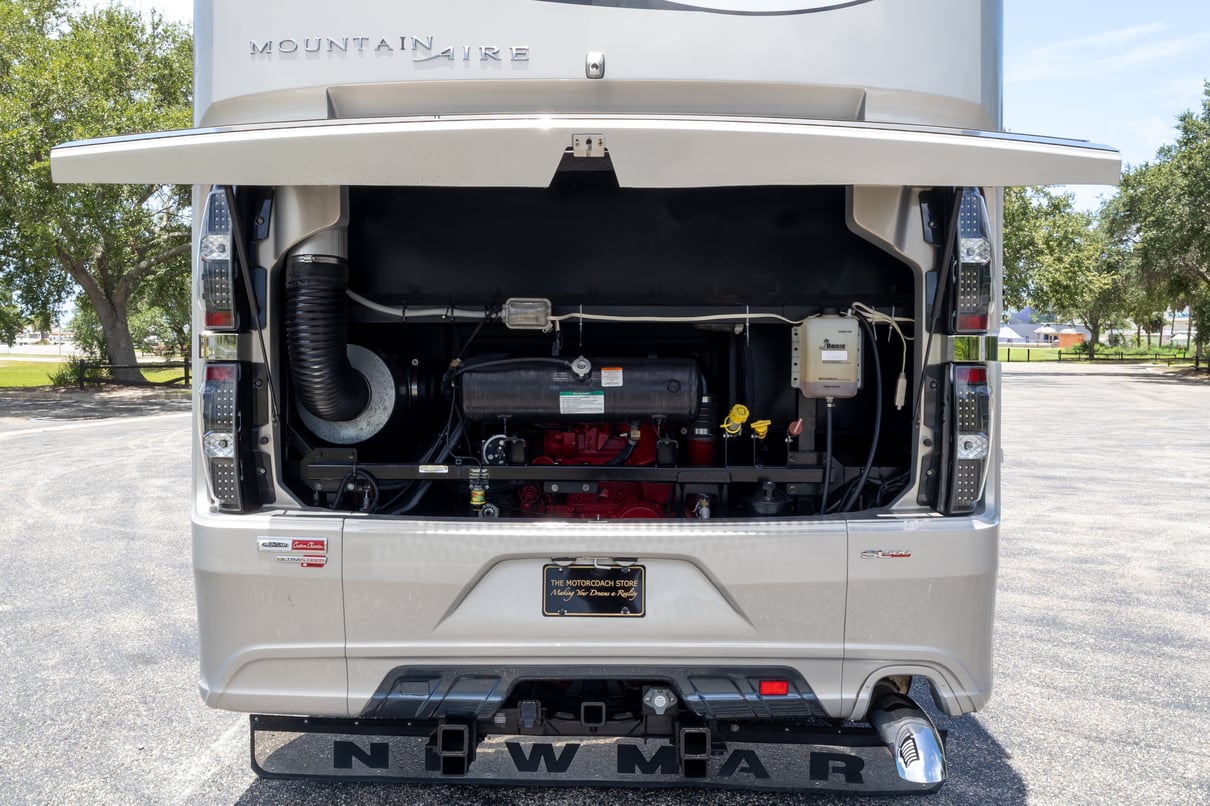2019 Newmar Mountain Aire 4534 gallery image-51
