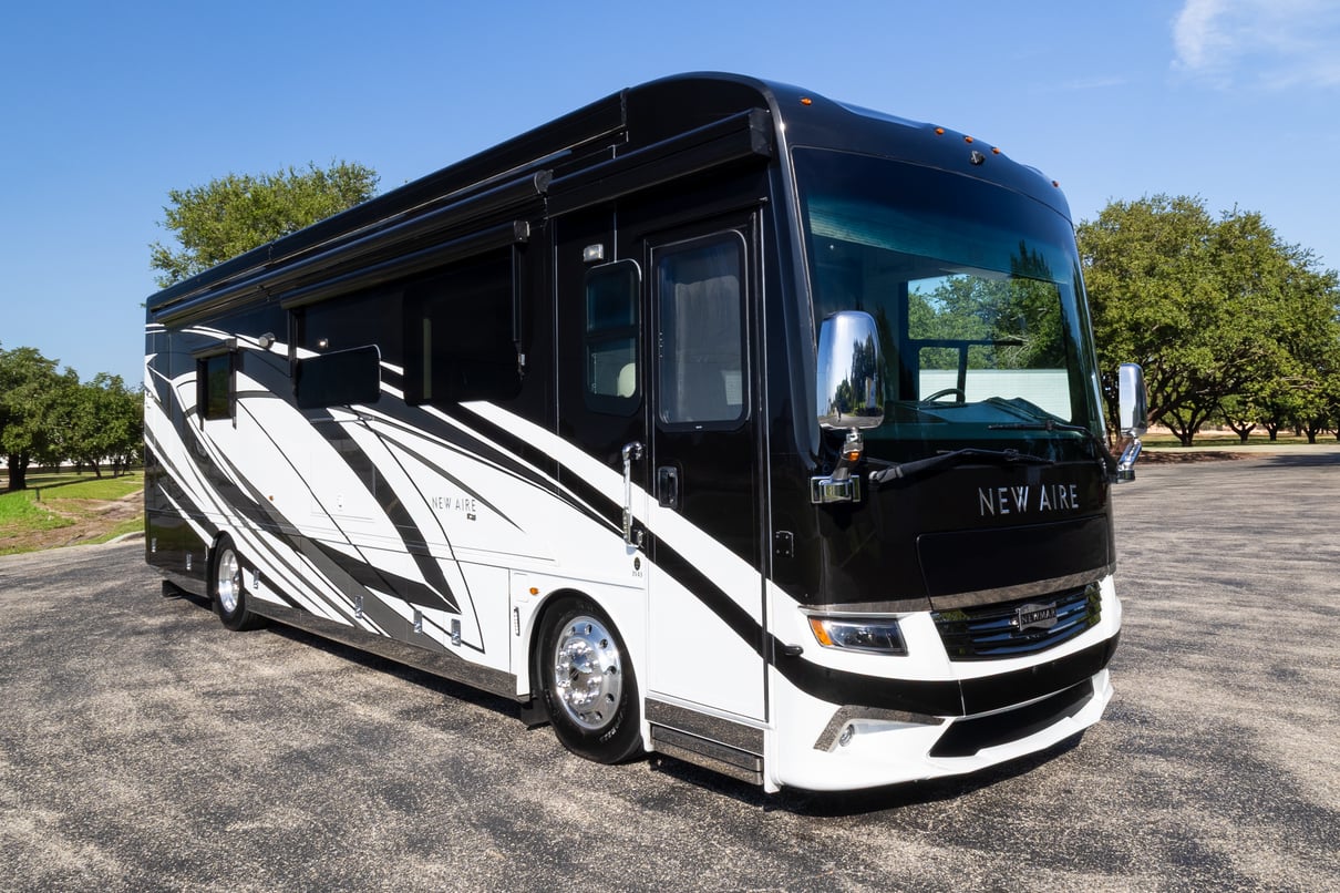 2021 Newmar New Aire 3543 gallery image-1